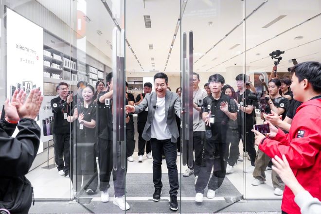 a 研发机器人项目；国内发布「脑机接口标准」 极客早知道不朽情缘网站小米17开售5分钟破国产机销售纪录；Met(图4)